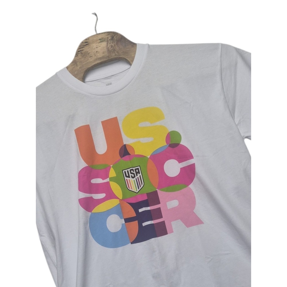 US Soccer T-Shirt White Mens XL Graphic Tee Multi Color Logo 100% Cotton NWT